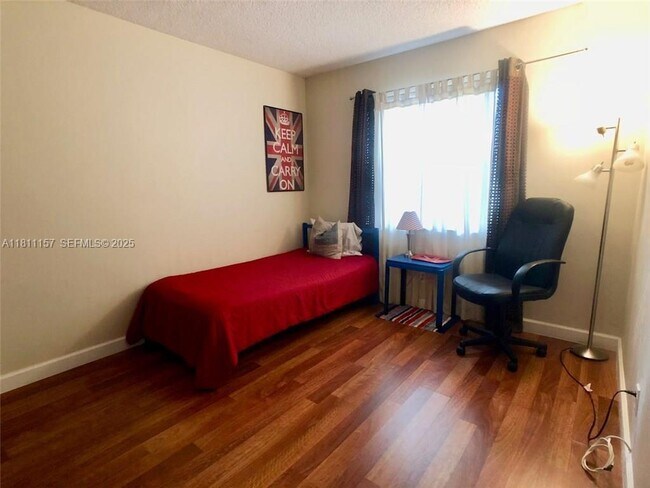 Building Photo - 10026 Winding Lake Rd