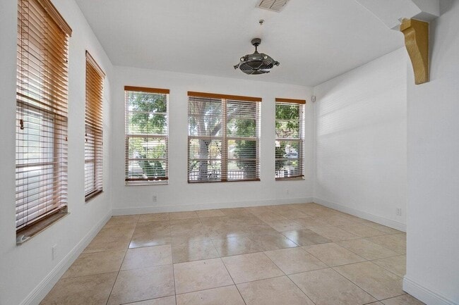 Building Photo - 811 S Federal Hwy