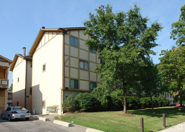Building Photo - 169-175 W 10th Ave