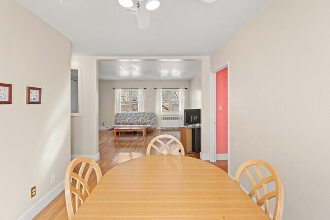 Building Photo - 130 Boylston St