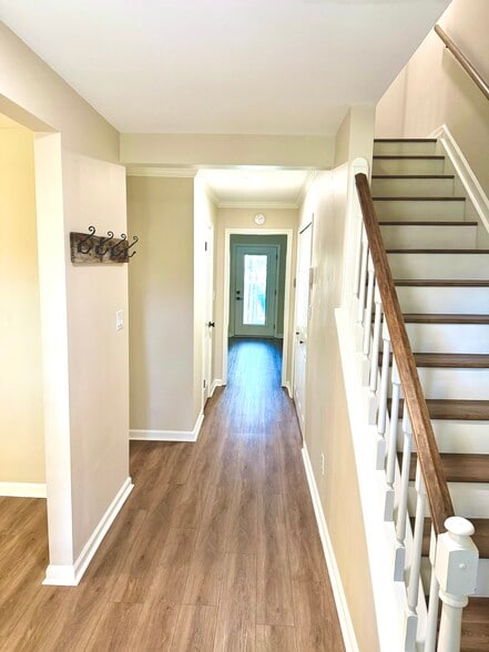 Building Photo - 3058 Dupree Dr SW