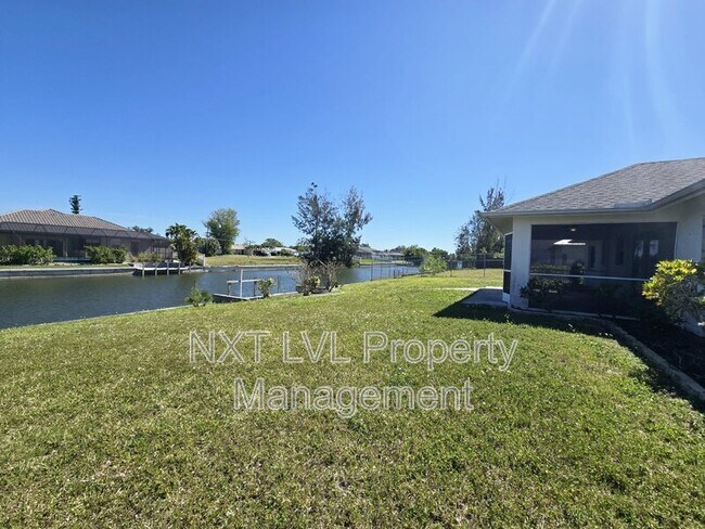 Building Photo - 1811 NE 2nd St