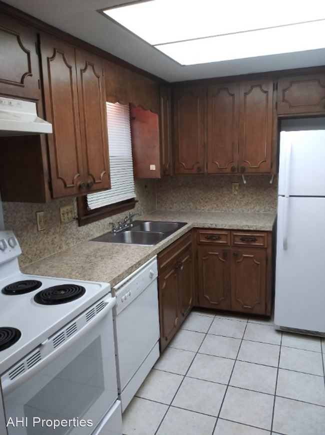 Building Photo - 3 br, 2.5 bath House - 2022 Rexford Road