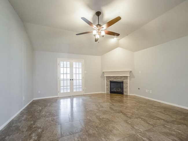 Building Photo - 15310 Cypressedge Ct