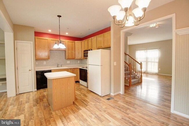 Building Photo - 6135 Newport Terrace