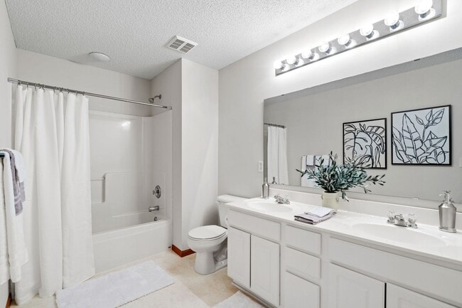 Building Photo - 3bd, 2ba town home in NEW HOPE, avail NOW