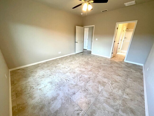 Building Photo - 2022 Construction 3 Bedroom Home in Southe...