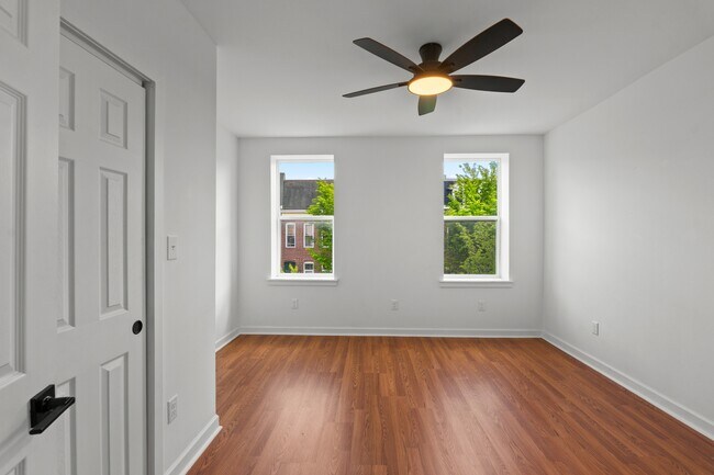 Building Photo - 324 E 23rd St