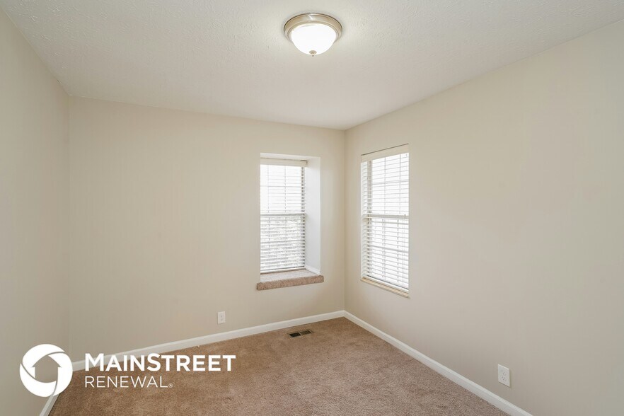 Building Photo - 1400 Apache Ln