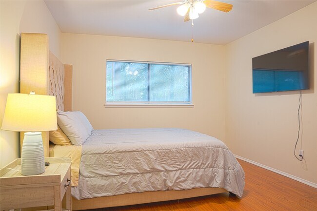 Building Photo - 36 S High Oaks Cir