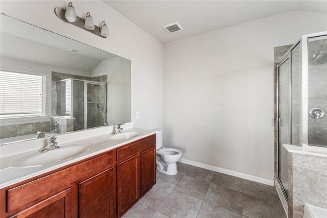 Building Photo - 8014 Oxbow Manor