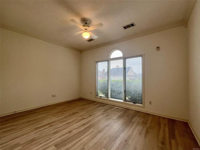Building Photo - 8601 Harvest Ridge Dr