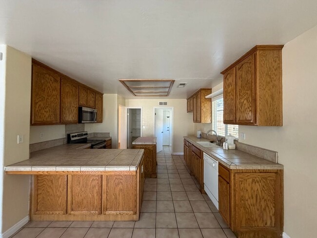Building Photo - 5800 Potenza Ln