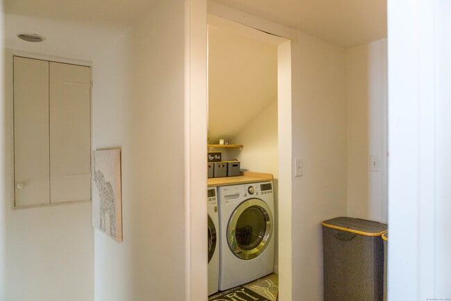 Building Photo - 188 Godfrey Rd E