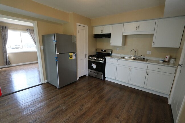 Building Photo - 2 Bedroom 1 Bath House