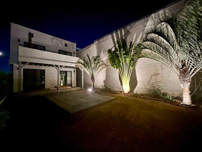 Primary Photo - 10 Nieto Ave