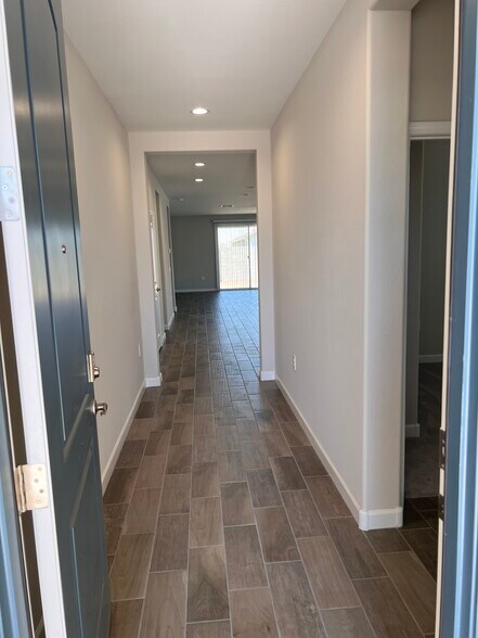 Entry hall - 37640 W San Sisto Ave