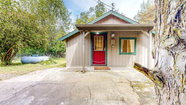 Building Photo - Adorable West County One Bedroom Cottage