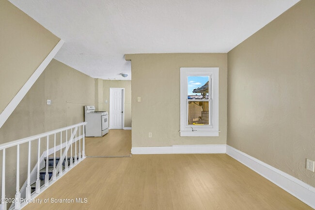 Building Photo - 1007 Washburn St