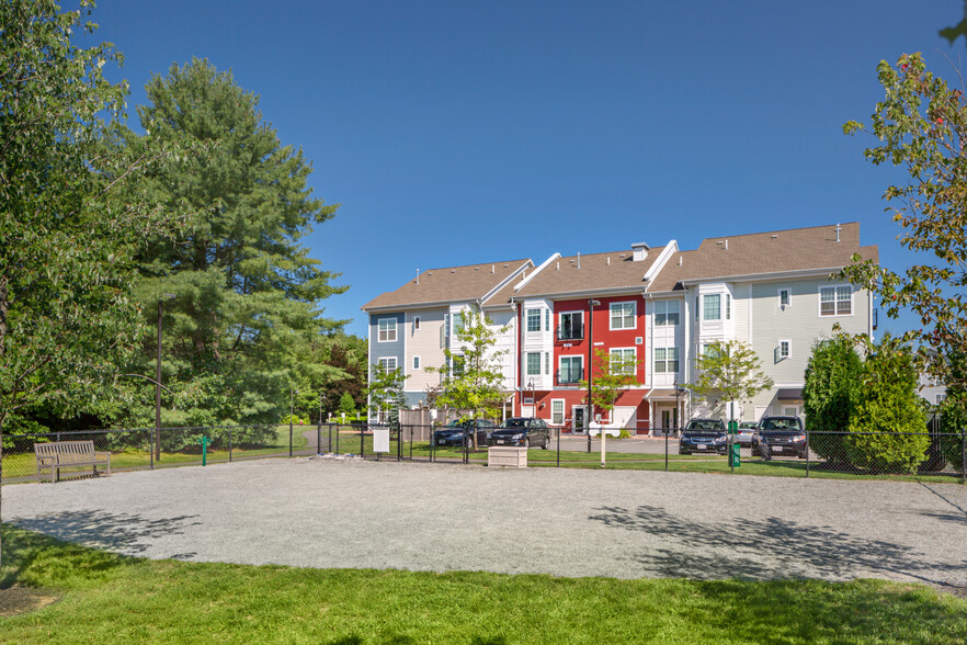 Primary Photo - The Village at Taylor Pond