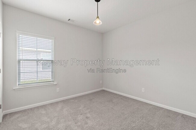 Building Photo - 221 Ducal St
