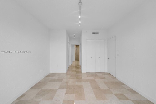 Building Photo - 715 Crandon Blvd