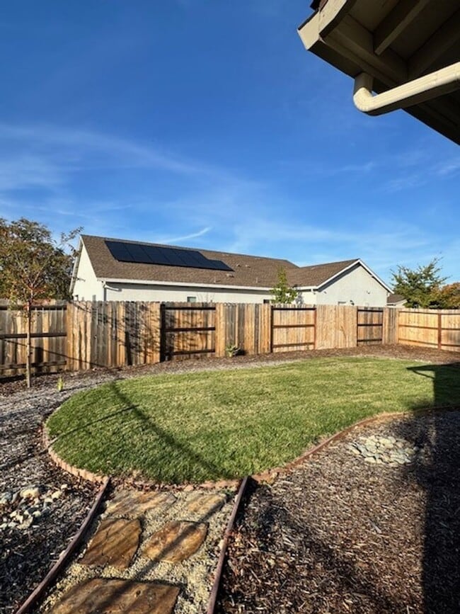 Building Photo - Beautiful 4-Bedroom Home in the Wyndham Es...