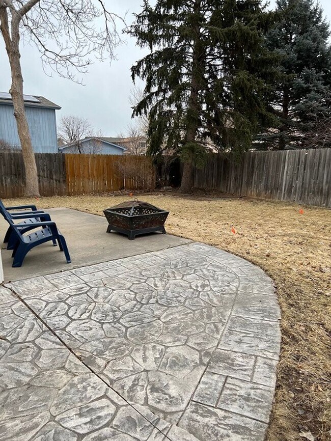 Building Photo - Comfortable Fort Collins Living with Great Outdoor Space