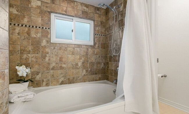 Building Photo - Available now! North Boulder home on Cul-de-Sac!