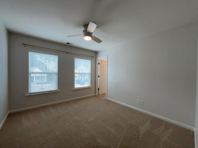 Building Photo - 292 Calm Water Way