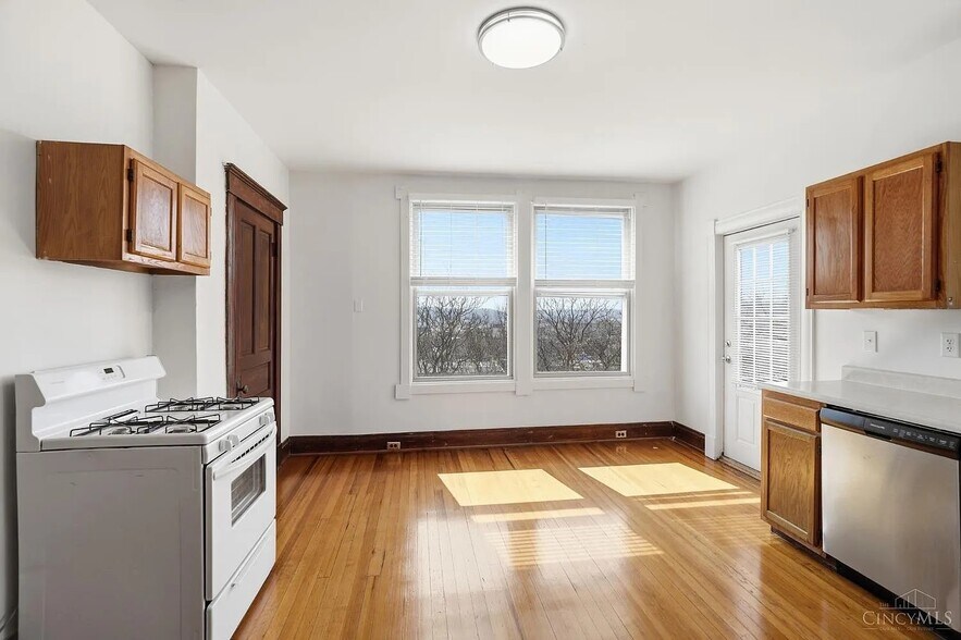 Building Photo - 535 Klotter Ave