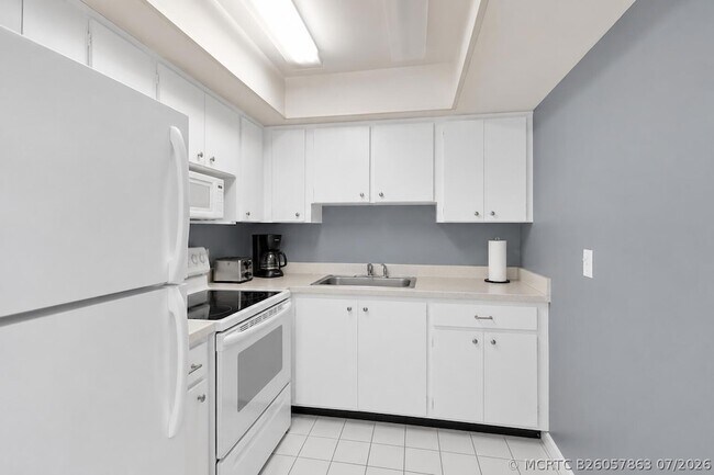 Building Photo - 10000 Meridian Way N