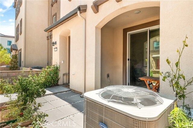 Building Photo - 40727 Melrose Dr
