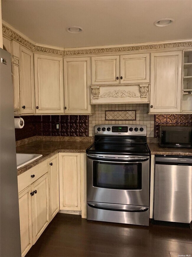 Building Photo - 1086 Jackson Ave