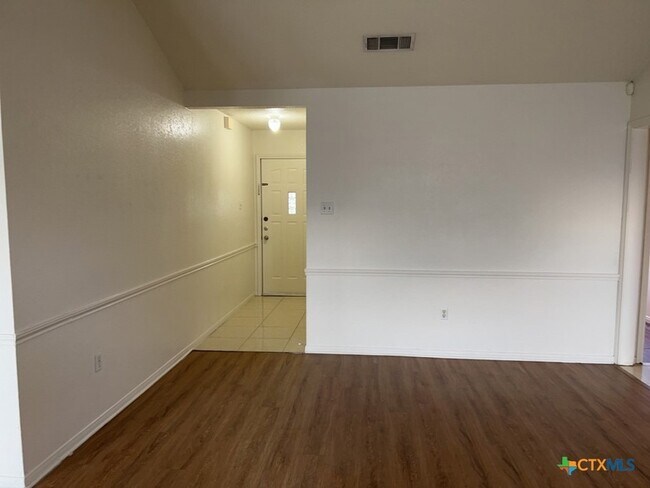 Building Photo - 3120 Panhandle Dr