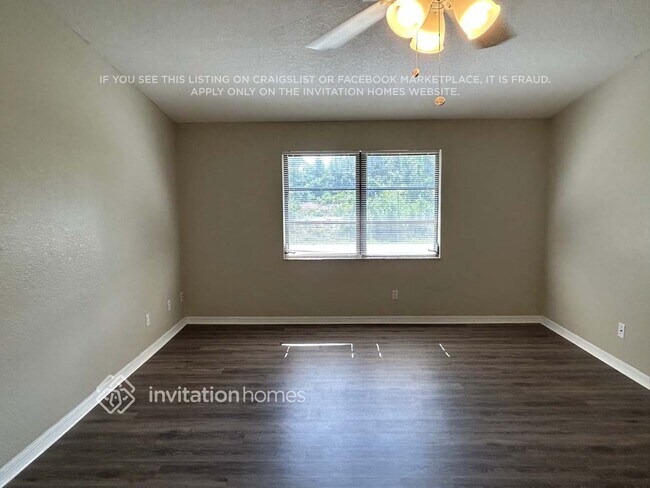 Building Photo - 22440 Tennyson Ave