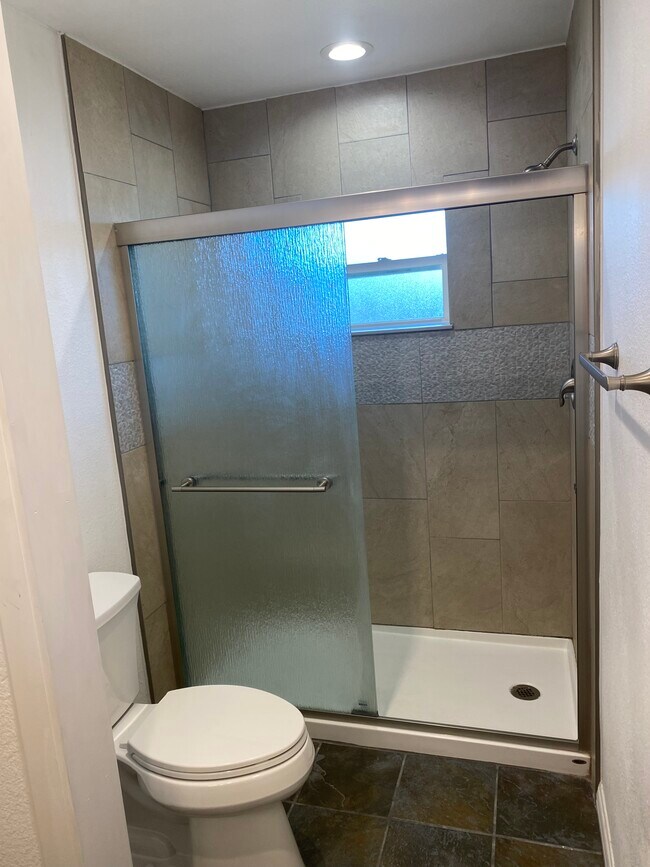 Building Photo - 3515 E Theresa Ln