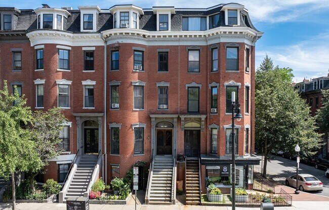 Building Photo - 762 Tremont St