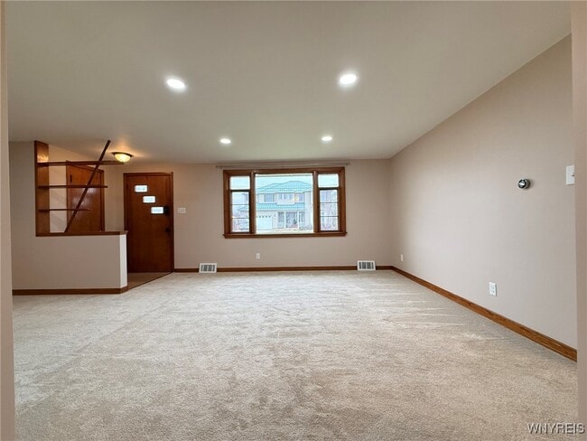 Building Photo - 6 Towerwood Rd