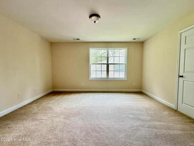 Building Photo - 410 Harkness Cir