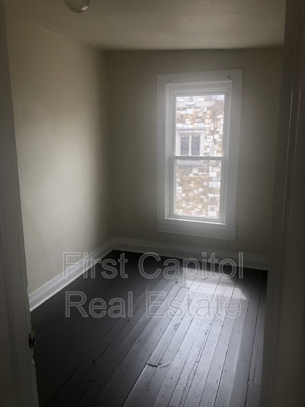 Building Photo - 115 S West St