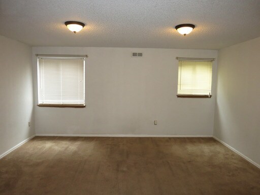 Building Photo - 4233 Hunting Meadows Cir
