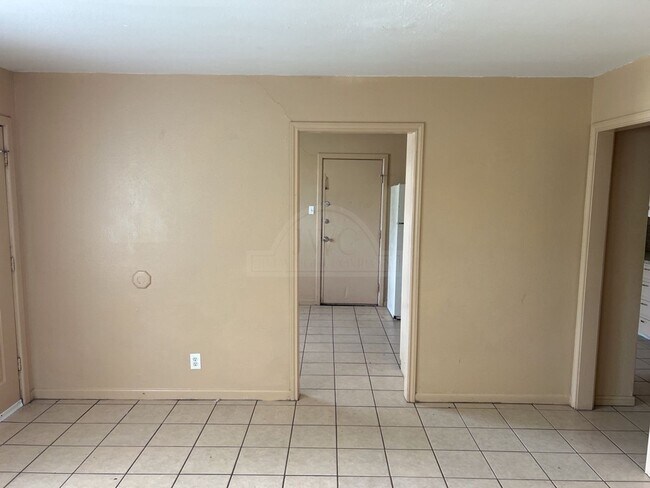 Building Photo - 704 Jefferies, Killeen
