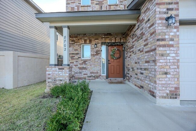 Building Photo - 8702 Shiloh Rock Dr
