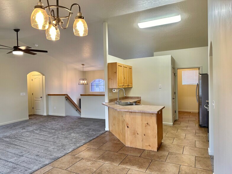 Building Photo - 1186 N 3020 W