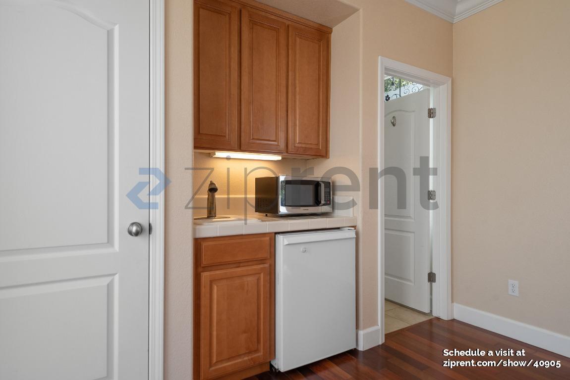 Building Photo - 130 Avalon Ct