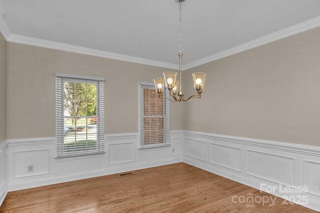 Building Photo - 1202 Coachman Dr