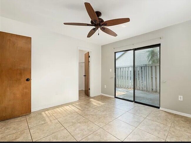 Building Photo - 3468 NW 37th Ave