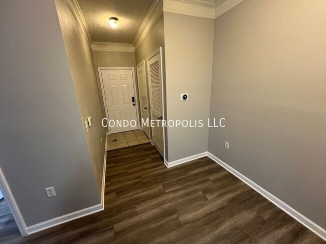 Building Photo - 8813 Villa View Cir