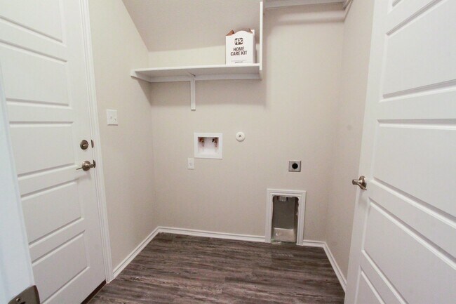 Building Photo - Newly Built 3 Bedroom, 2.5 Bath House in Round Rock's University Park Villas